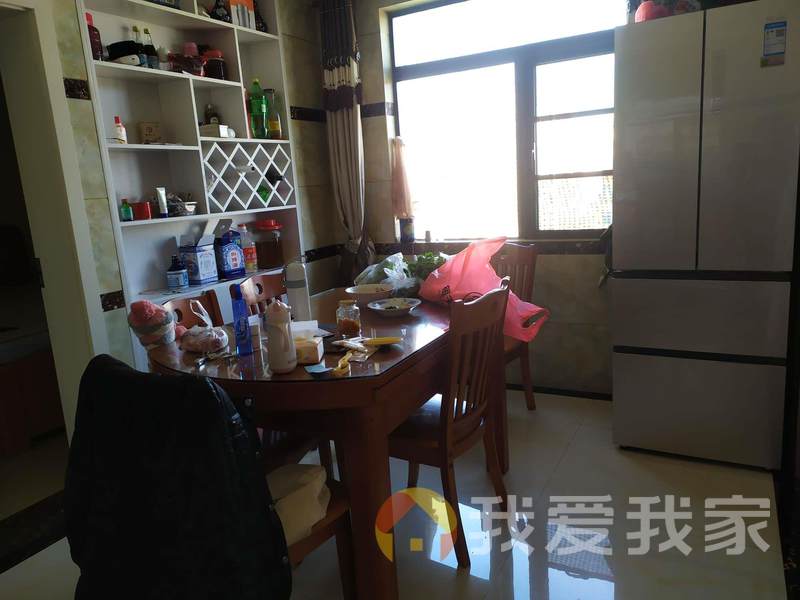 绿都丹石街区 南北通透，采光好 视野好，诚心出售