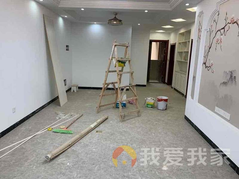 力高国际城五期瓦伦西亚 南北通透，采光好 装修好，环镜优美 中间楼层