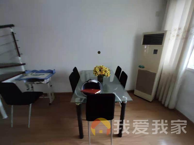春晖园一期顶楼复式 精装四房 户型通透 布局合理，看房方便