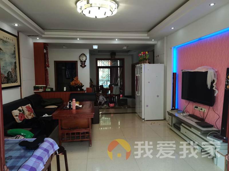 南昌我爱我家正荣大湖之都观澜郡 南北通透，采光好 装修好，环镜优美 近地铁 视野好，诚心出售