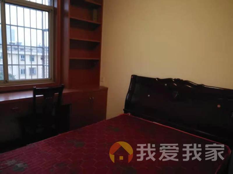 上海路住宅小区6楼2室2厅诚心出售