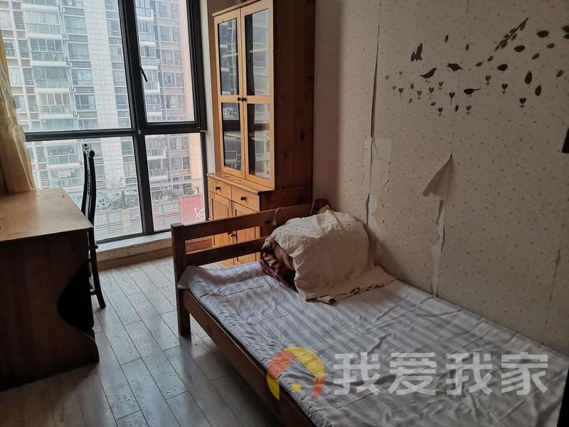 满五唯一，带落地阳台正规一居室，可以拎包即住