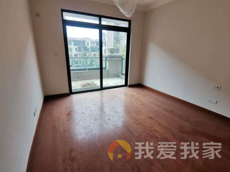恒大翡翠华庭 景观河旁 精装通透三房