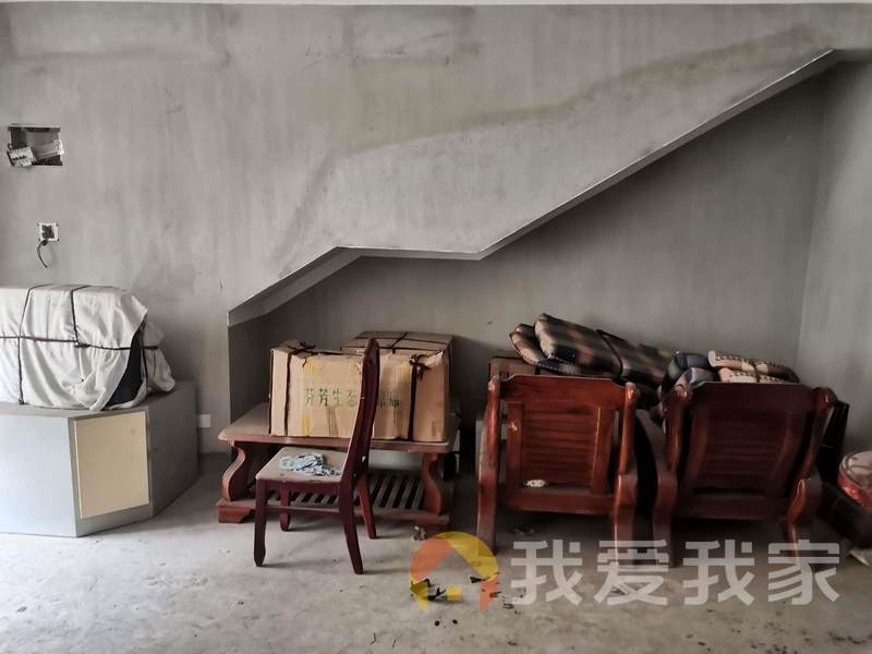 香溢花城三期 南北通透，采光好 视野好，诚心出售