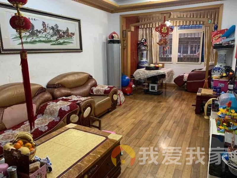 贤士湖住宅小区工商局宿舍 南北通透，采光好 装修好，环镜优美 视野好，诚心出售