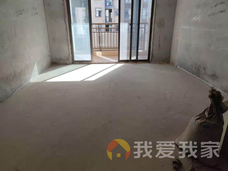 南昌我爱我家全天采光 带落地窗 满二 房东急售