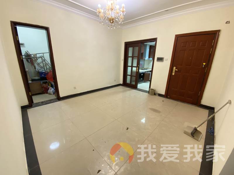 南昌我爱我家业主诚售好房 低于市场价出 本店有锁 看中可谈