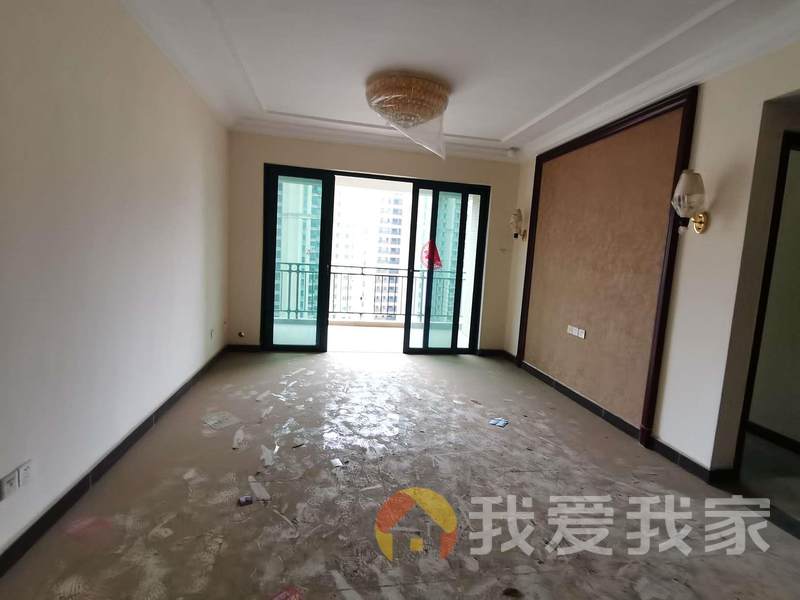 豫章在内，拎包入住，空气清新。大三房