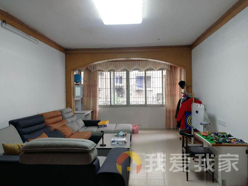名杰花园 南北通透，采光好 装修好，环镜优美 周边匹套完善，，出行方便