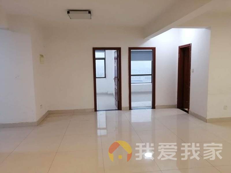南昌我爱我家锦海东方银座 南北通透，采光好 装修好，环镜优美 近地铁 视野好，诚心出售