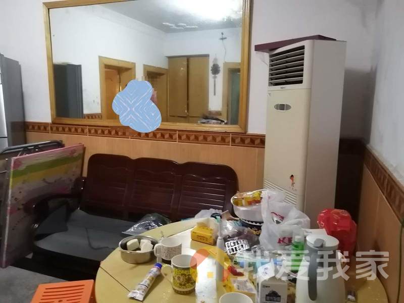 荣昌小区，简装两房，南北通透，有阳台，楼层好，近地铁。