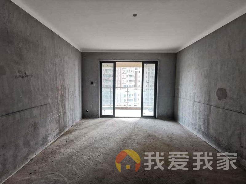 满五唯一，房东诚心出售。