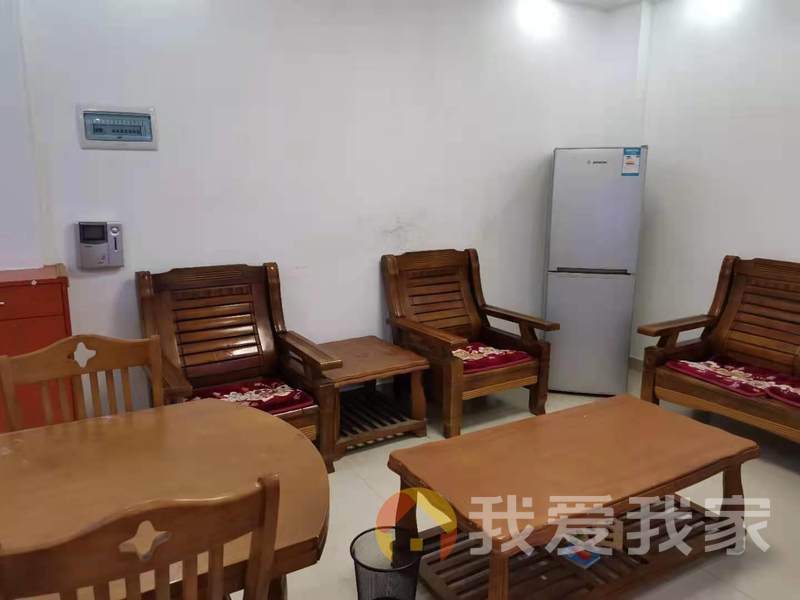 景城名郡 南北通透，采光好 装修好，环镜优美 周边匹套完善，，出行方便