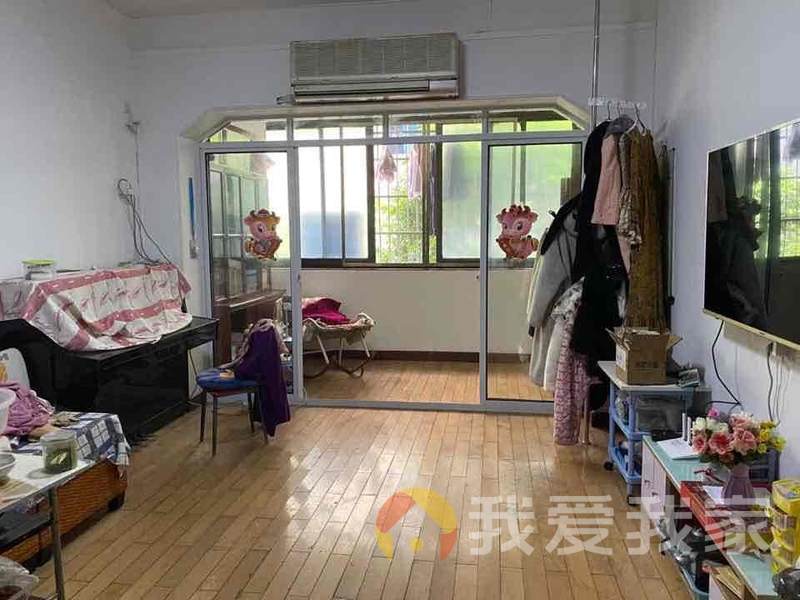 中山路保险公司宿舍（广润门一区） 南北通透，采光好 装修好，环镜优美 近地铁 视野好，诚心出售