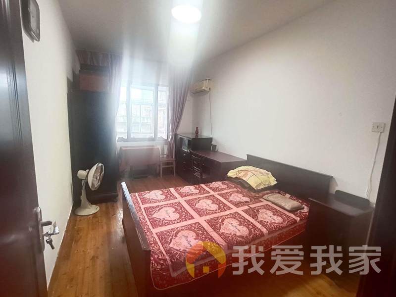 南昌我爱我家出入方便.南北通透.太阳光线好...