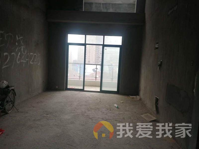 人车分流，品质楼盘，配套成熟，户型方正，合理布局，没有浪费面