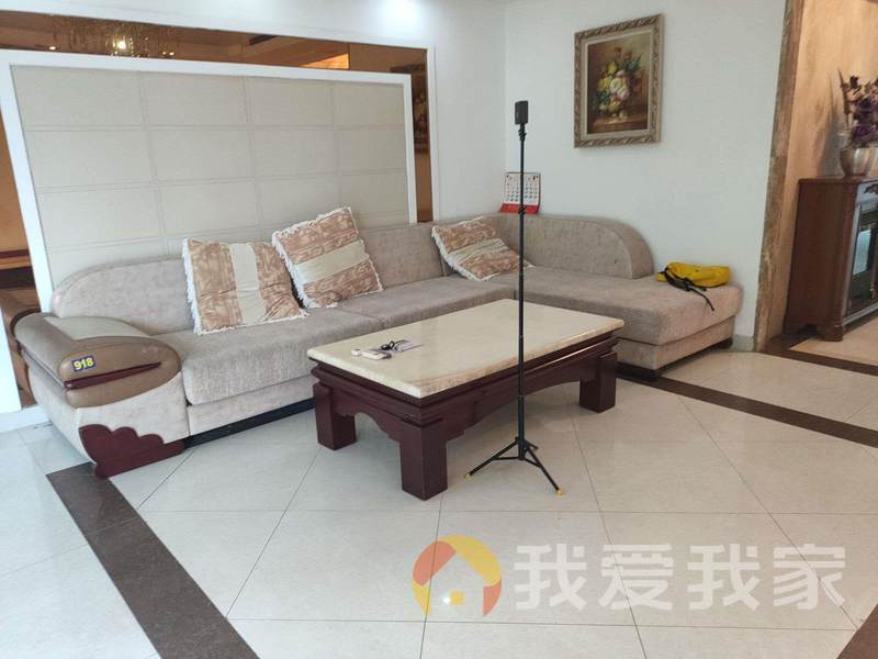 南昌我爱我家房东诚心出售，品质楼盘，楼层好，看中价格有谈