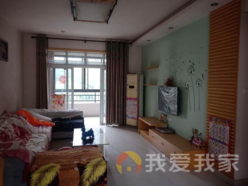 正荣大湖之都西水滨 南北通透，采光好 装修好，环镜优美 近地铁 视野好，诚心出售