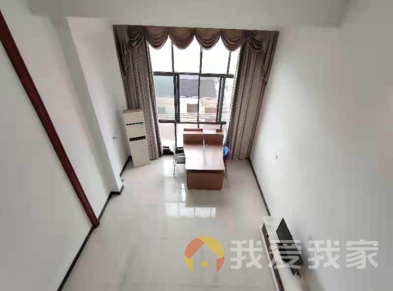 南昌我爱我家洪客隆英伦联邦 南北通透，采光好 装修好，环镜优美 中间楼层