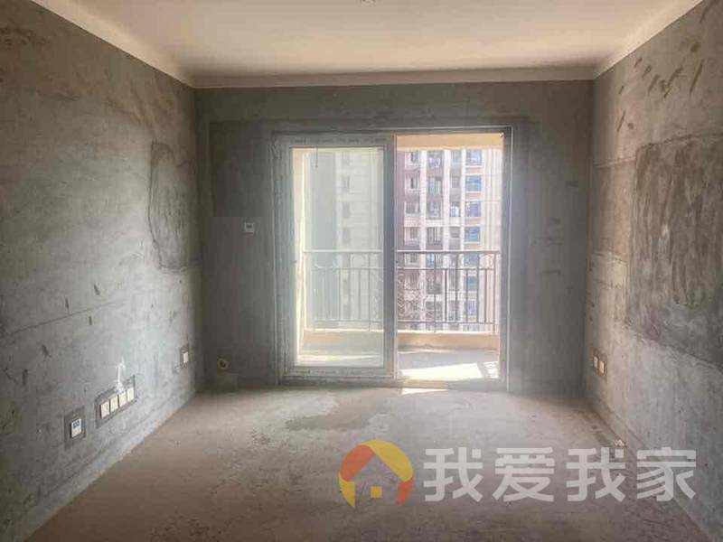 小区周边配套齐全，医院；商场；公园，超市，都有，生活很方便
