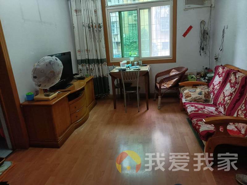 南北通透，全天太阳，拎包入住，产权清晰，随时交易，居家优选