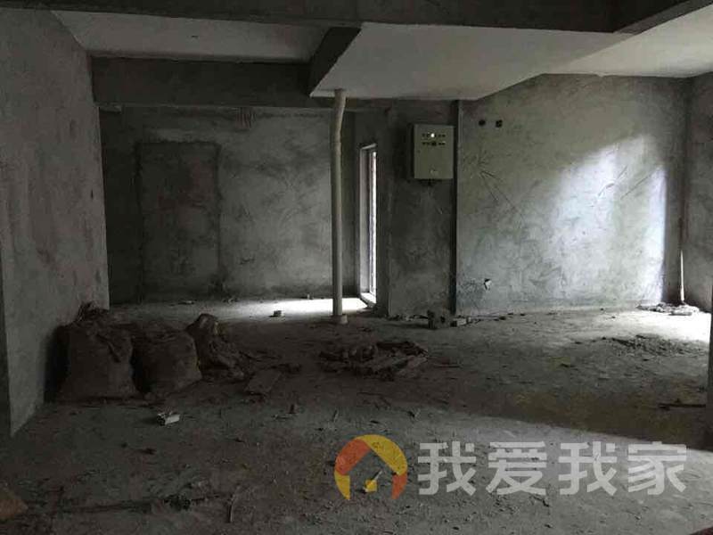 南昌我爱我家保利国际高尔夫花园塞纳河畔 南北通透，采光好 近地铁 周边匹套完善，，出行方便