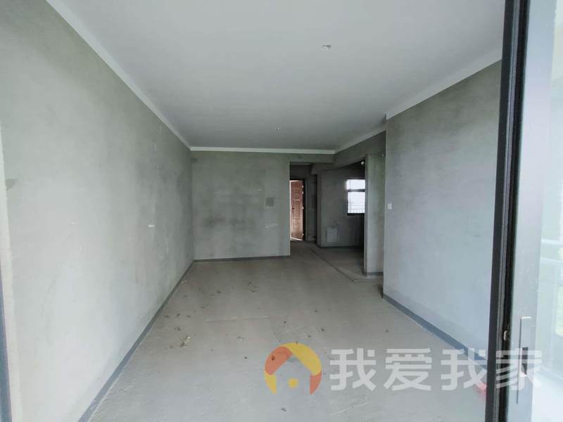 南北通透，采光好 装修好，环镜优美 近地铁 视野好，诚心出售