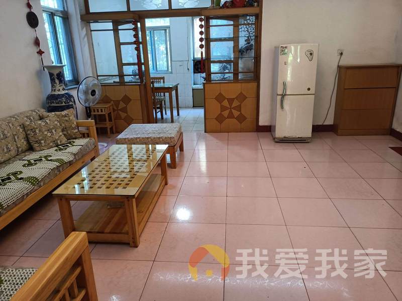 荣昌小区 南北通透，采光好 装修好，环镜优美 近地铁 周边匹套完善，，出行方便
