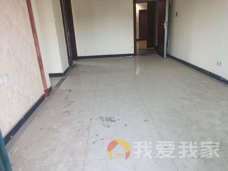 恒大城 南北通透，采光好 装修好，环镜优美 视野好，诚心出售