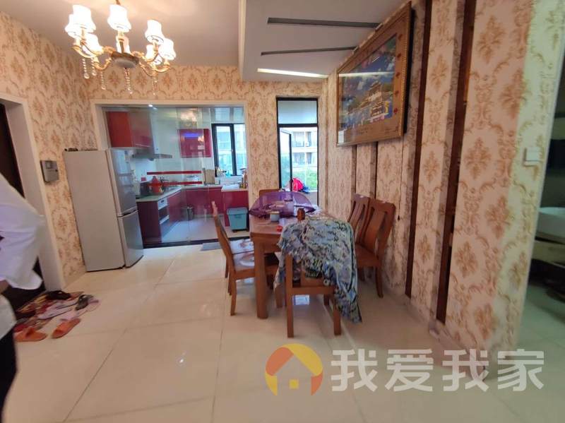 八一桥头丰和新城 电梯三房 南北通透 小区绿化好 出行方便