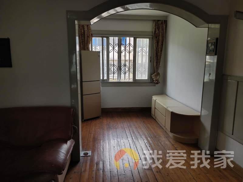 振中小区（滕阁花园小区） 南北通透，采光好 视野好，诚心出售