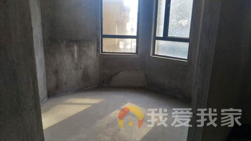 小三房 楼层好 户型方正 房东诚心出售