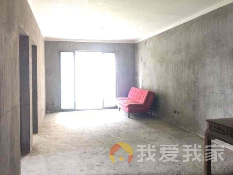 正规四房 前后无遮挡 靠近地铁口
