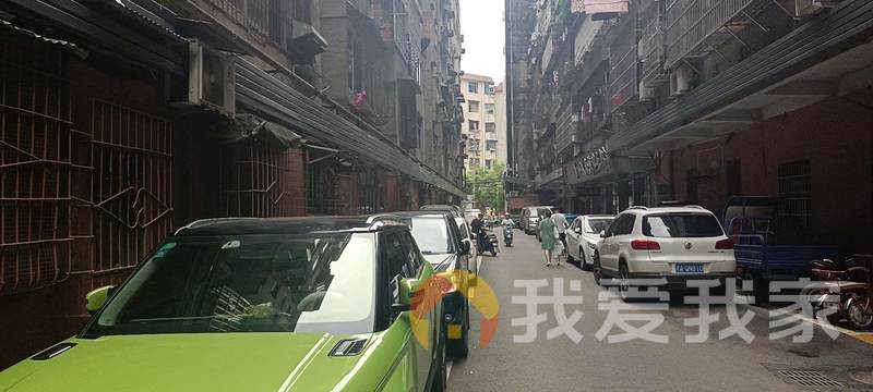 真 实 房 源，看中价格可谈。户型方正，价格合理