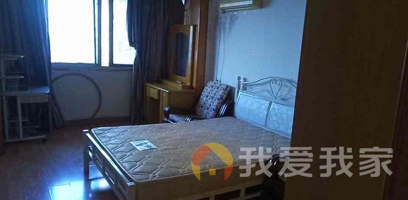 配置齐全，拎包入住，周边商圈丰富，采光足，前后无挡