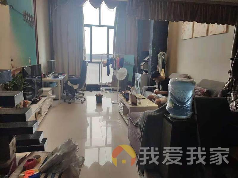 南昌我爱我家洪客隆英伦联邦 南北通透，采光好 装修好，环镜优美 中间楼层