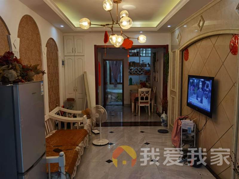 上海路住宅小区 南北通透，采光好 装修好，环镜优美 视野好，诚心出售