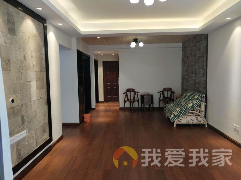 南昌我爱我家保利香槟国际 南北通透，采光好 装修好，环镜优美 近地铁 周边匹套完善，，出行方便