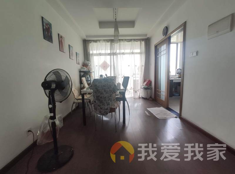 小区离学校近，纯洋房，中间楼层