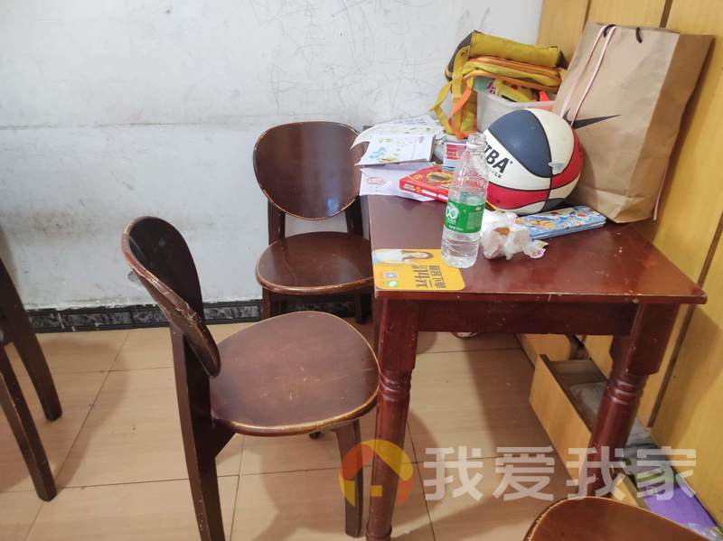 耶稣堂巷 南北通透，采光好 近地铁 周边匹套完善，，出行方便