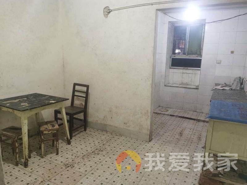 北京东路427号安装公司宿舍（北区） 南北通透，采光好 近地铁 视野好，诚心出售