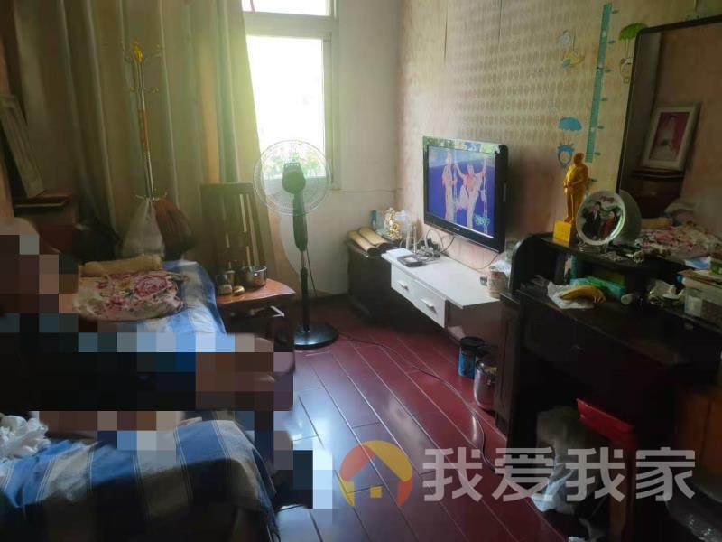 采光充足，配套设施齐全，交通便利。