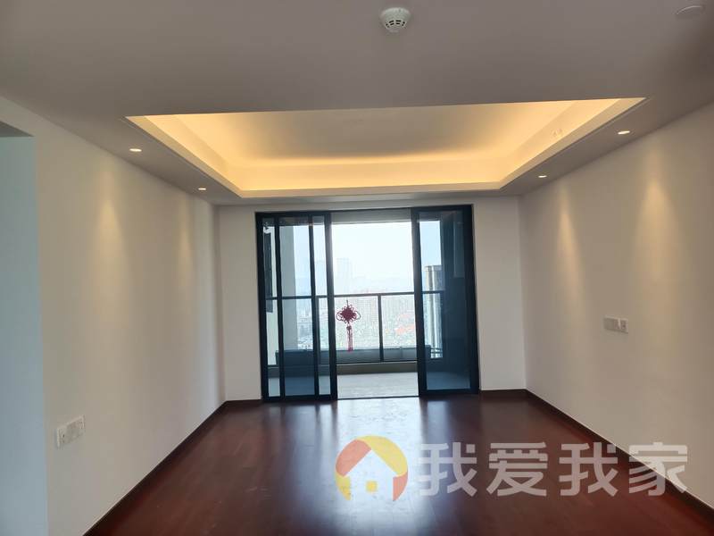 南昌我爱我家新力时代广场 南北通透，采光好 装修好，环镜优美 视野好，诚心出售