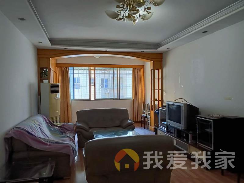 荣昌小区 南北通透，采光好 视野好，诚心出售