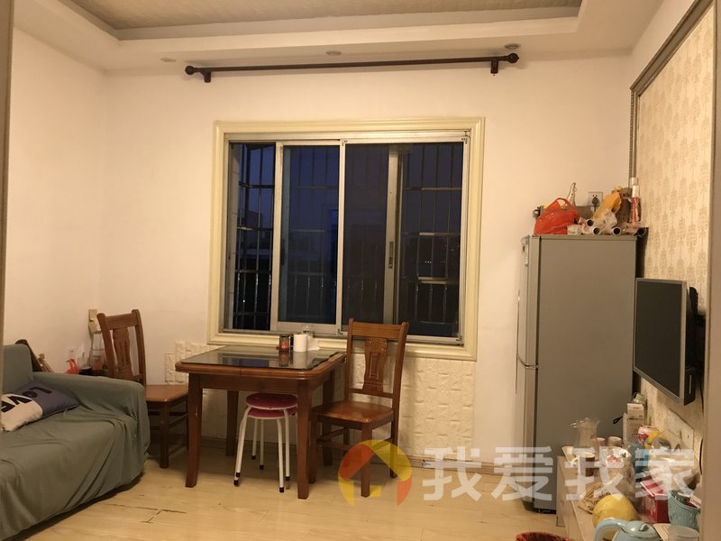 中高层、户型方正、采光视野好，适宜居住