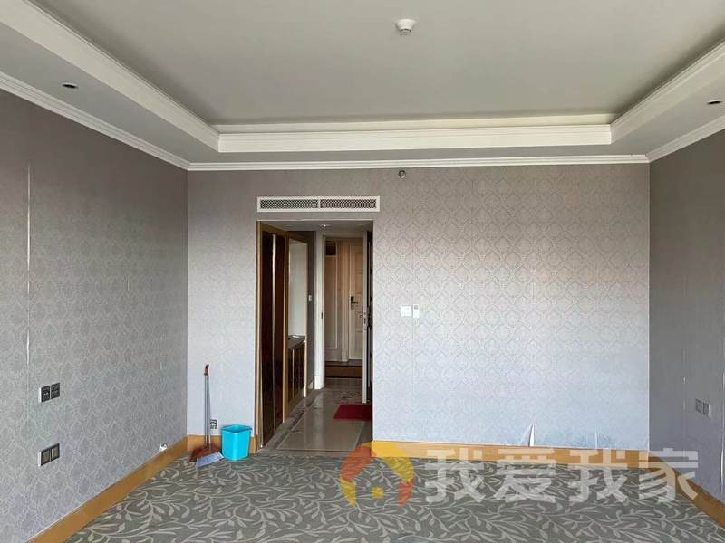 南昌我爱我家恒茂梦时代广场 南北通透，采光好 装修好，环镜优美 近地铁 中间楼层
