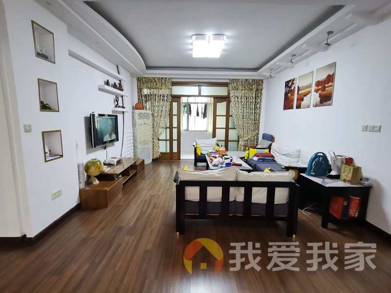 向阳路粮食局宿舍 南北通透，采光好 装修好，环镜优美 视野好，诚心出售