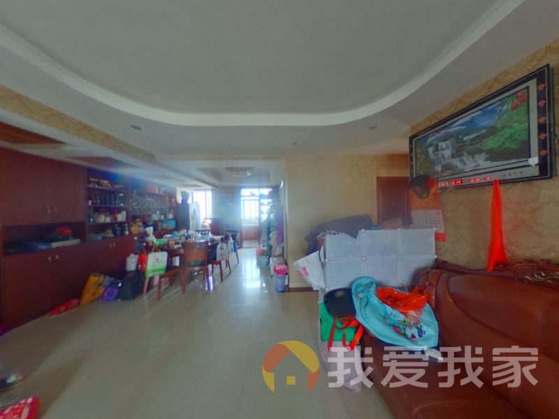 御湖国际正规三居室，可以拎包入住，前后无挡 居住舒适