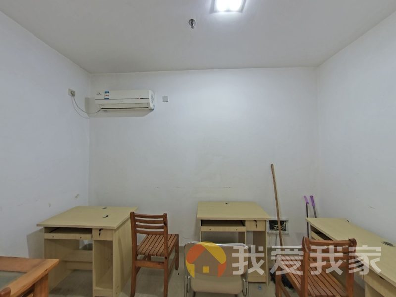 南昌我爱我家高能金域名都 南北通透，采光好 装修好，环镜优美 视野好，诚心出售