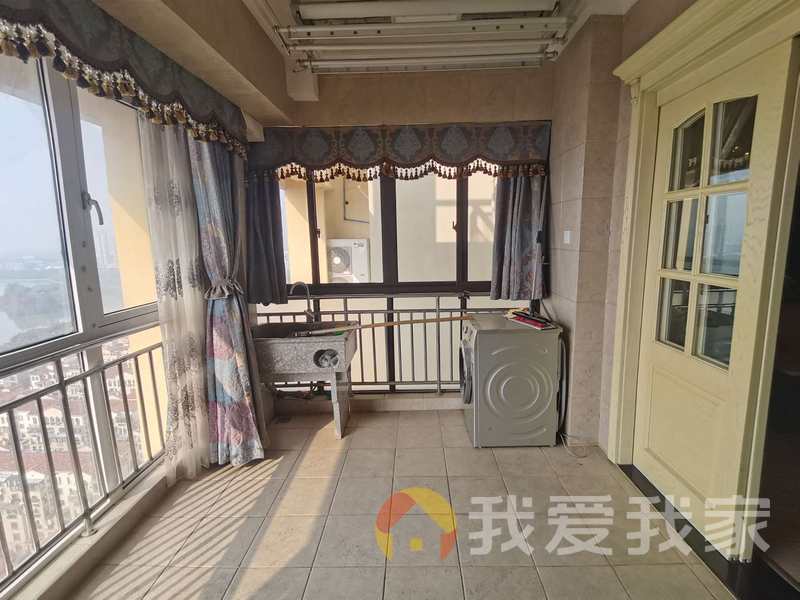 香溢花城二期 南北通透，采光好 装修好，环镜优美 视野好，诚心出售